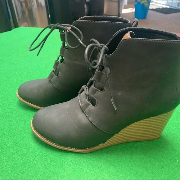 Náutica booties, size 8.5 - Picture 4 of 7